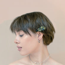 Load image into Gallery viewer, Alligator hair clip - Cleopatra’s Casino