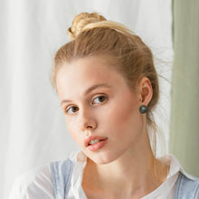 Load image into Gallery viewer, Stud earrings - Divine Dust